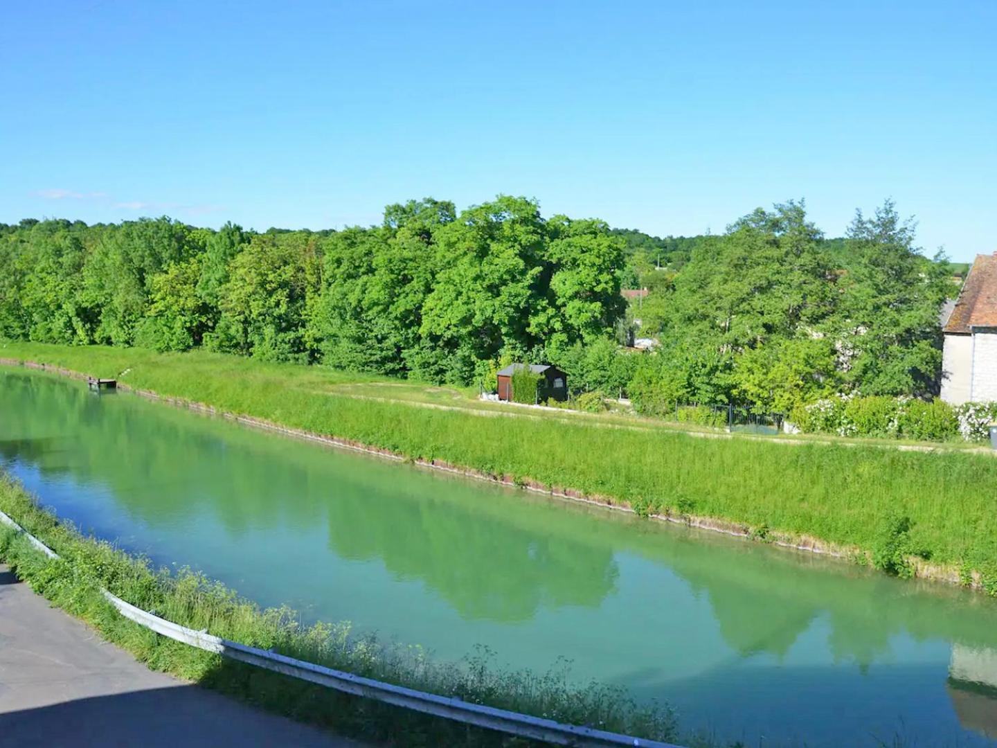 Grand T2 Renove - Bord Du Canal - Commerces A Pied Moret-sur-Loing Dış mekan fotoğraf